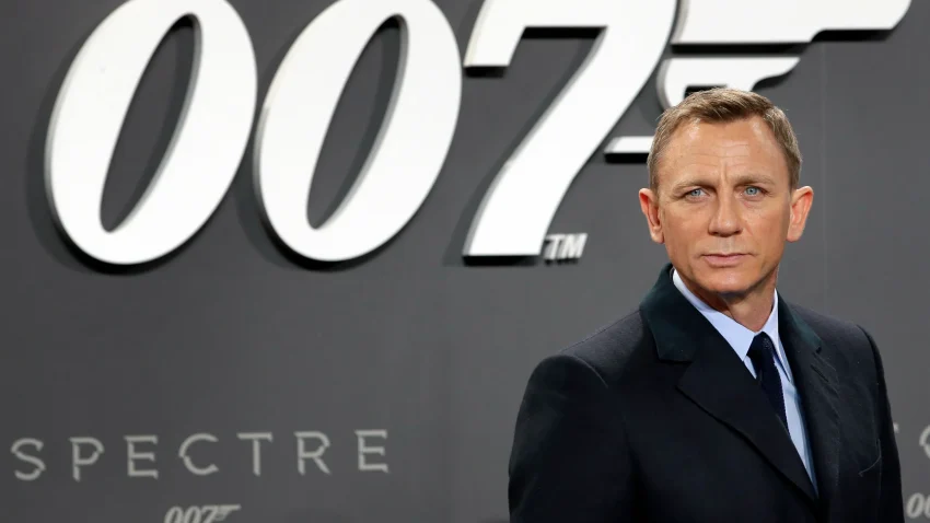 ජෝන් ඒබ්රහම් මීළඟ ජේම්ස් බොන්ඩ්ද? 1 James Bond